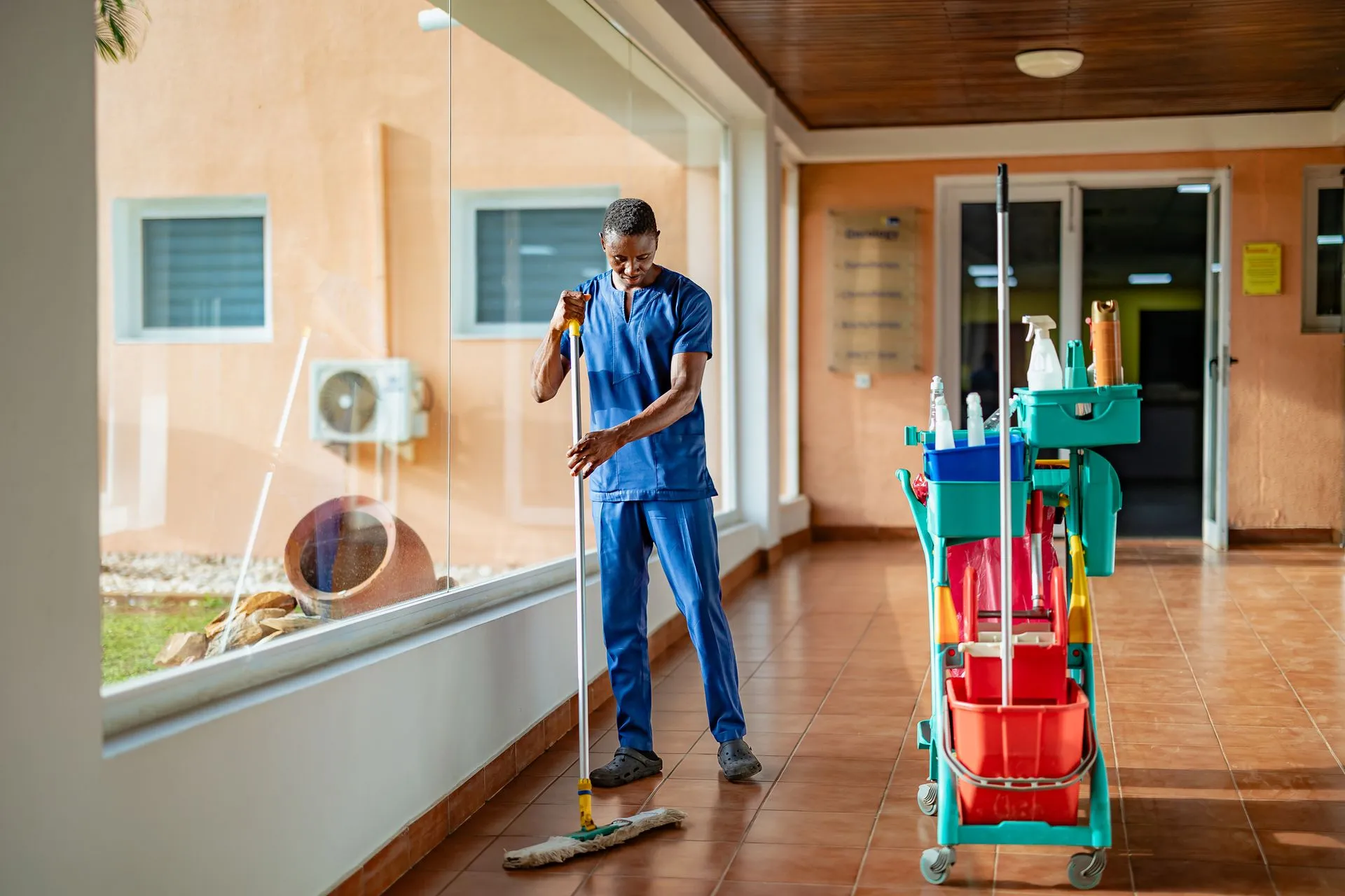 Enhancing Facility Cleanliness in Bellevue, WA: The Role of Day Porting Services